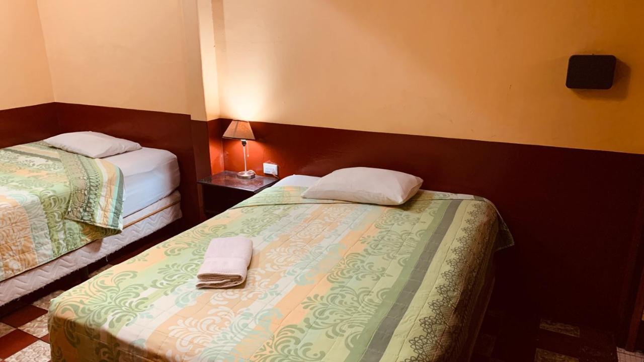 Hotel Ajau グアテマラシティ エクステリア 写真