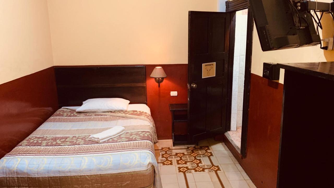Hotel Ajau グアテマラシティ エクステリア 写真